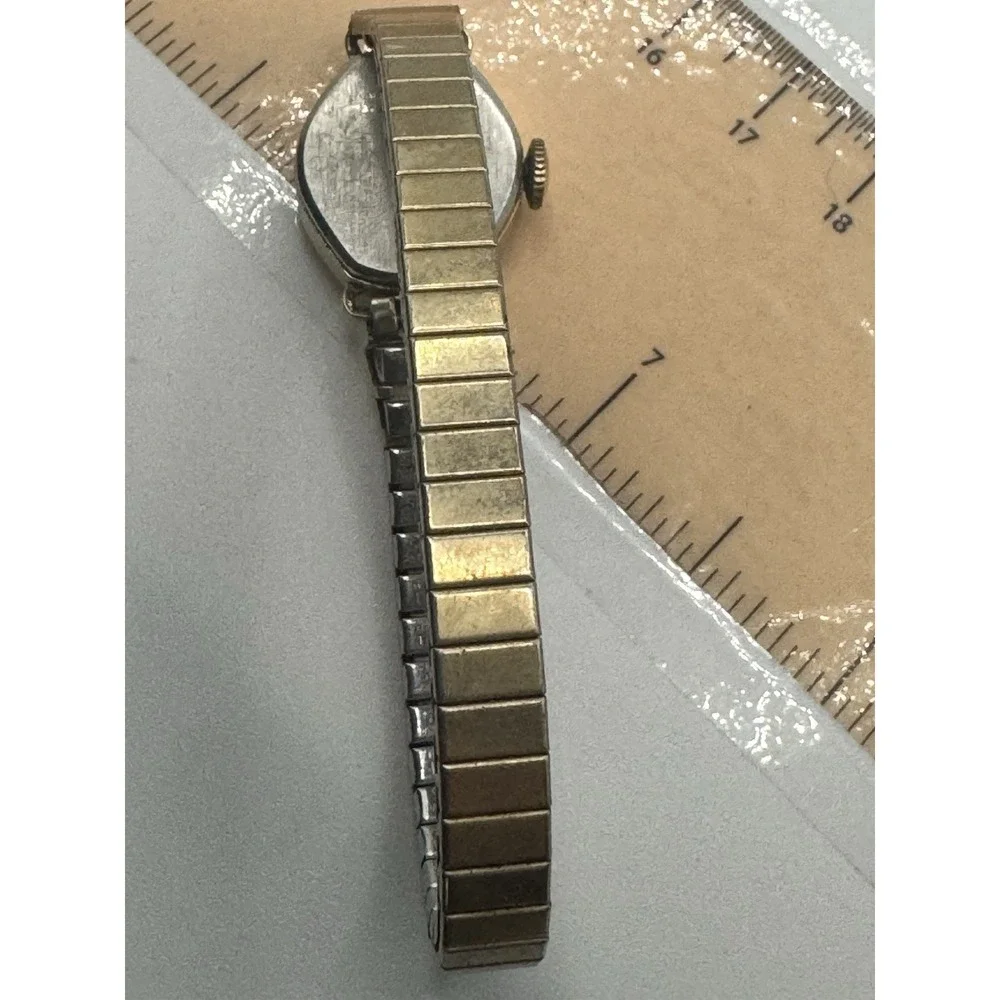 Vintage Timex Womens Oval Gold Tone‎ Watch Speidel Expansion Band Untested